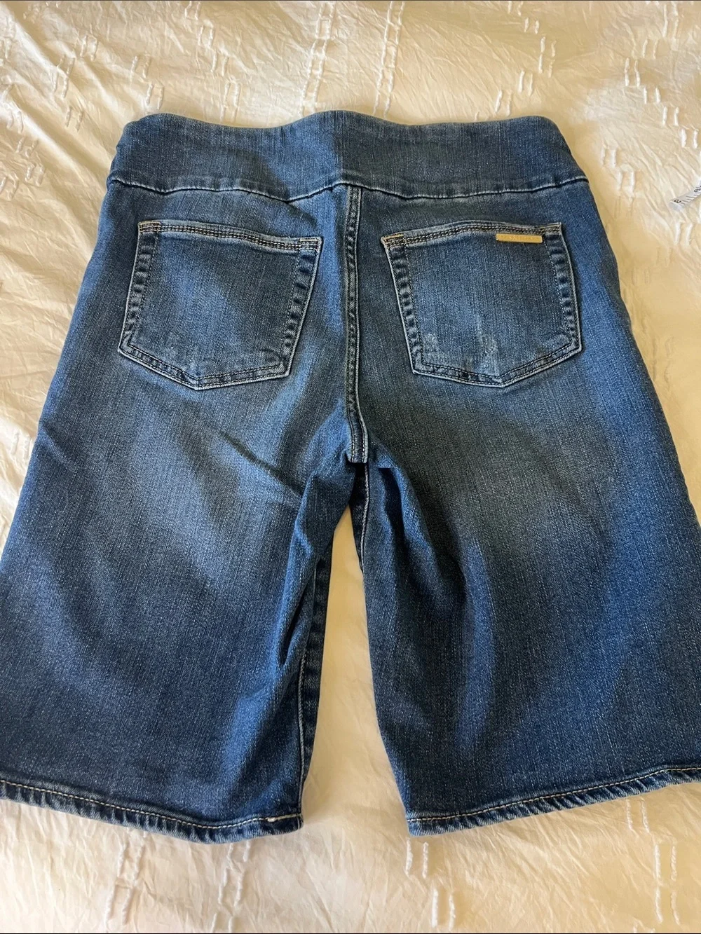 Rock & Republic Shorts Fever Pull On Denim Bermuda 10 Rx Stretchy Slimming Long